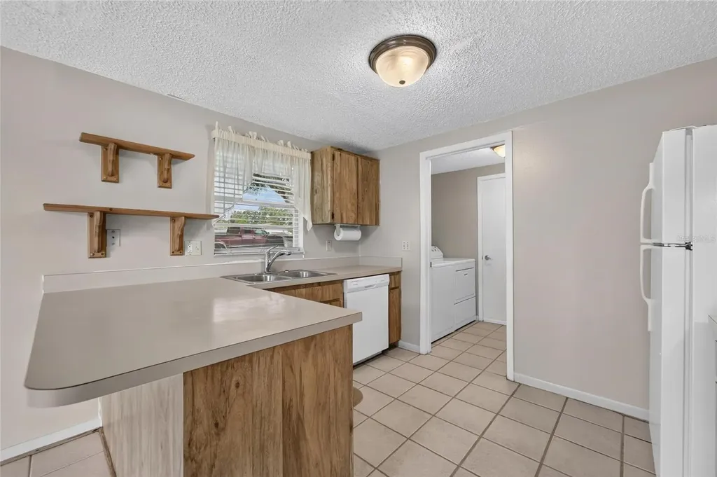 3414 King George Lane Seffner FL 33584