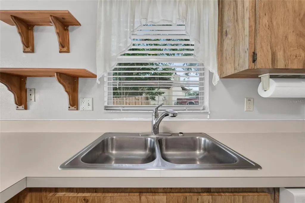 3414 King George Lane Seffner FL 33584