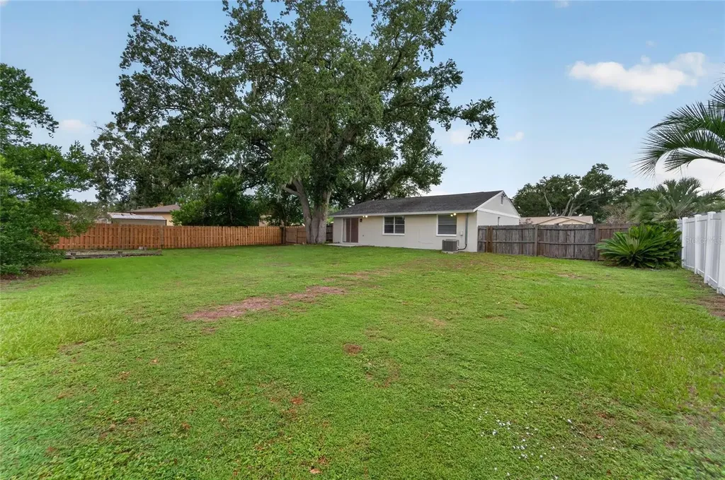 3414 King George Lane Seffner FL 33584