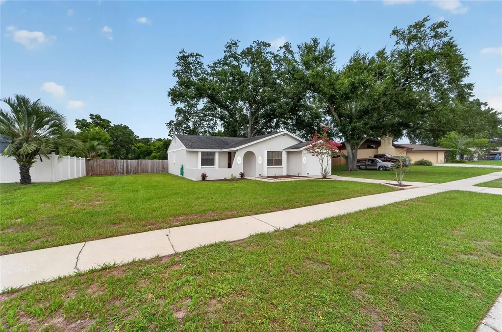 3414 King George Lane Seffner FL 33584