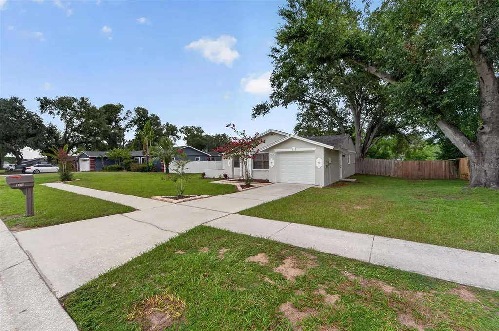 3414 King George Lane Seffner FL 33584