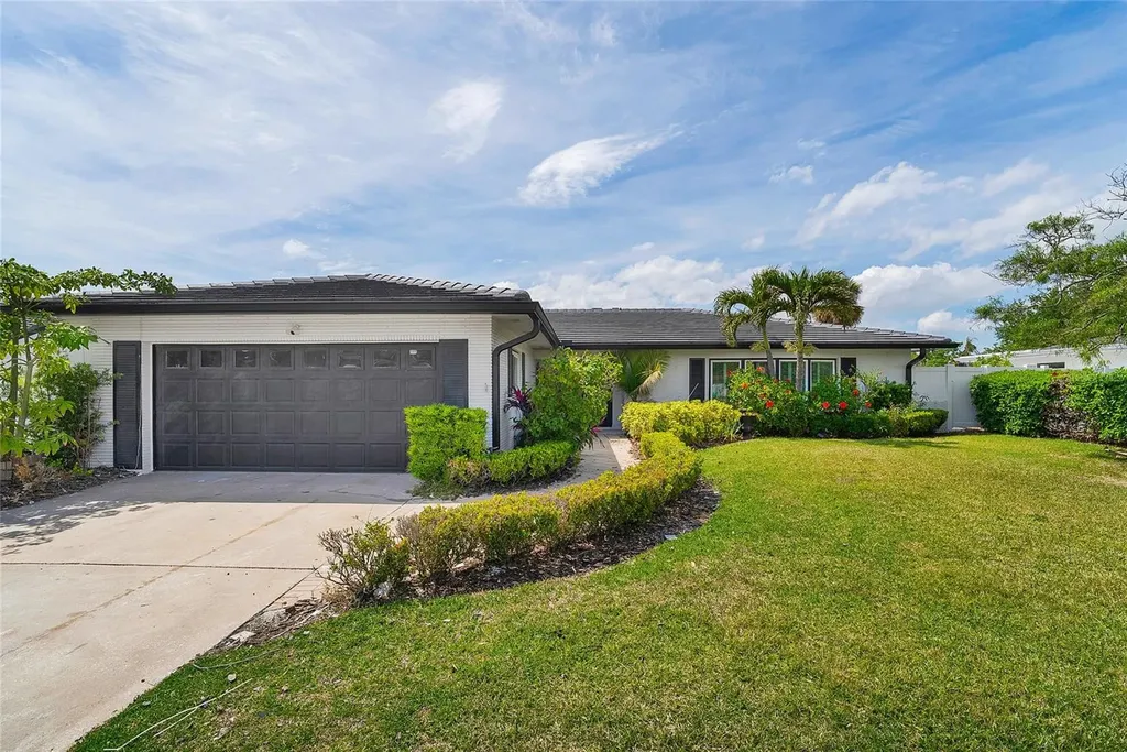 3944 Doral Drive Tampa FL 33634