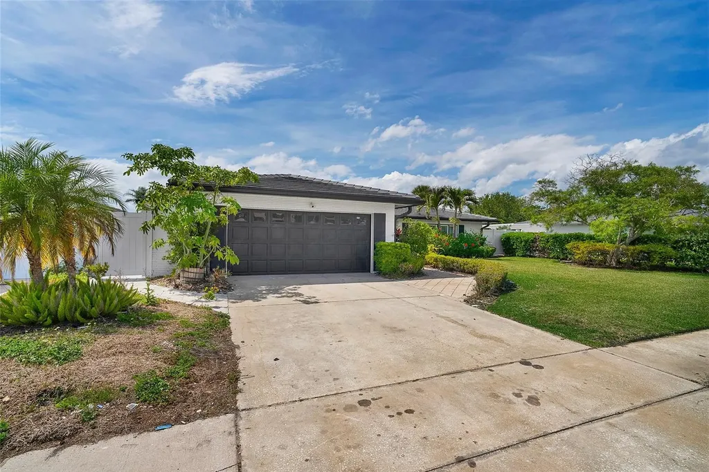 3944 Doral Drive Tampa FL 33634