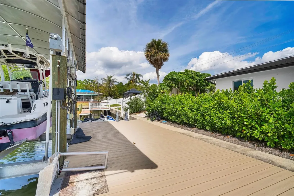 3944 Doral Drive Tampa FL 33634