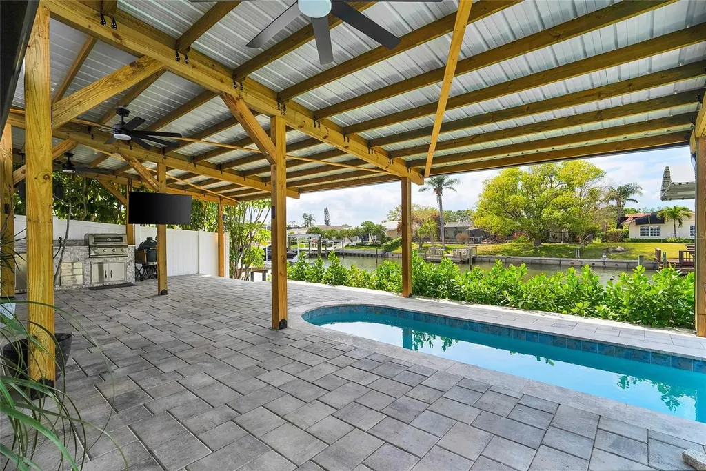 3944 Doral Drive Tampa FL 33634