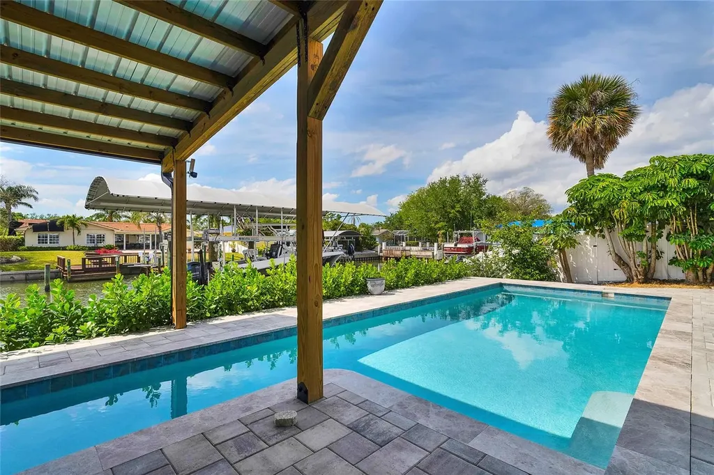 3944 Doral Drive Tampa FL 33634
