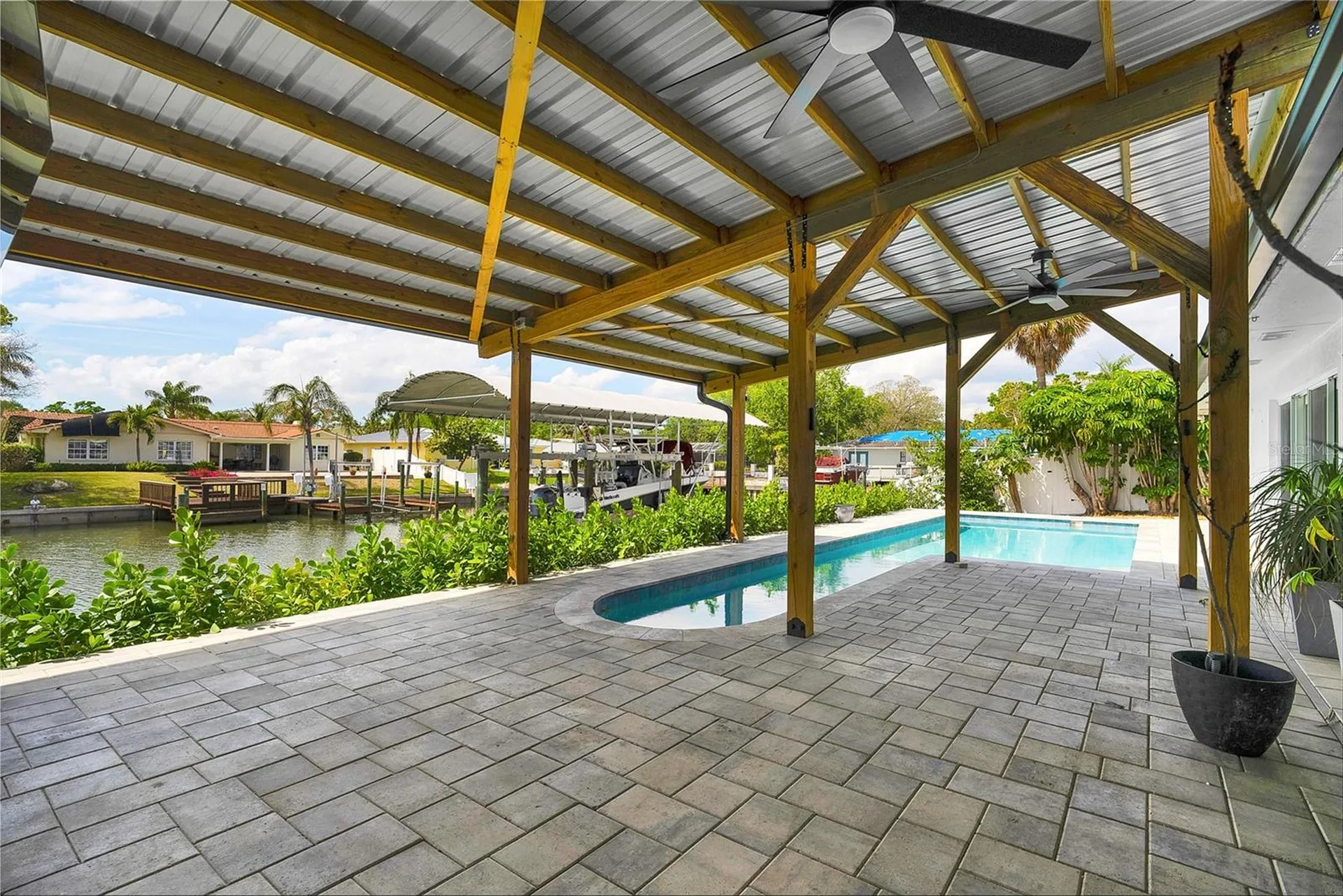3944 Doral Drive Tampa FL 33634