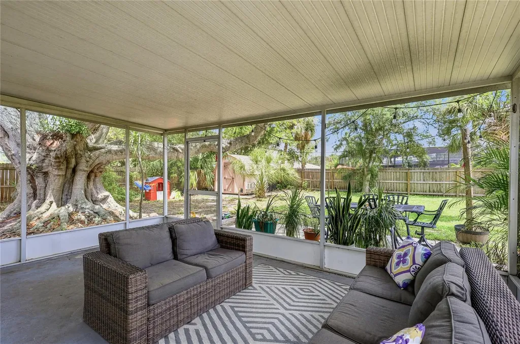 6412 2nd Avenue W Bradenton FL 34209