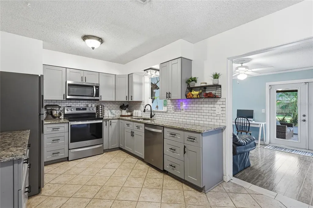 6412 2nd Avenue W Bradenton FL 34209