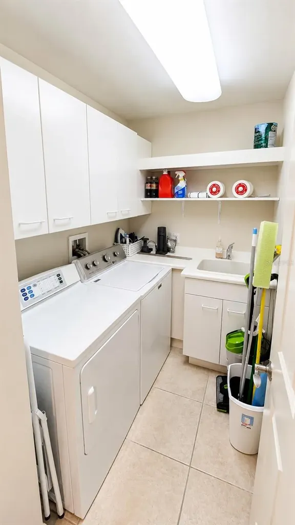 50 Central Avenue Sarasota FL 34236