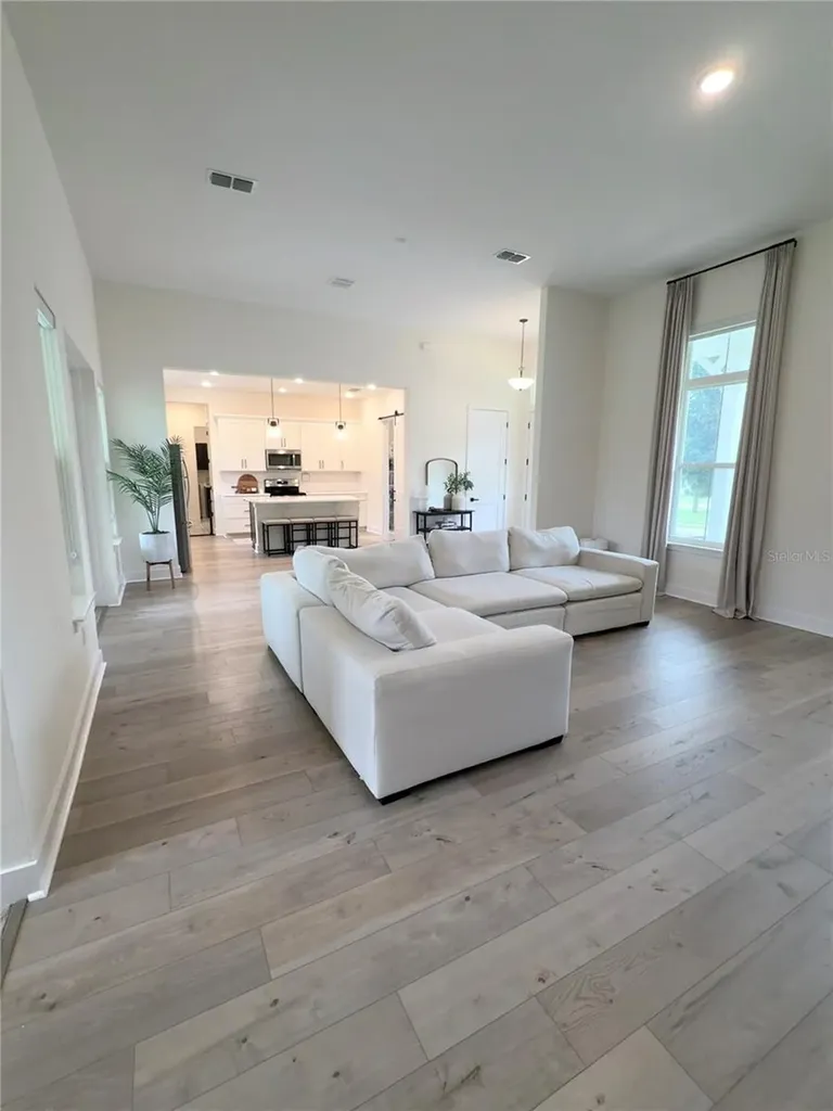 310 W Washington Avenue Lake Helen FL 32744