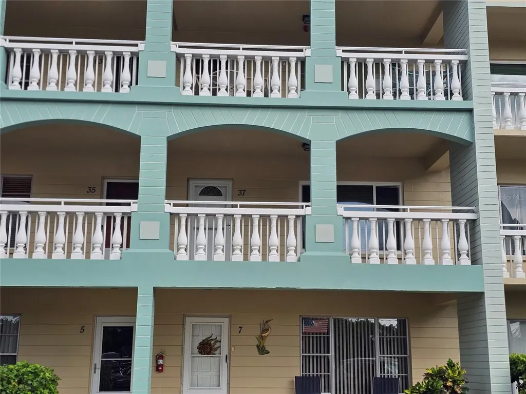 2331 Finlandia Lane Clearwater FL 33763