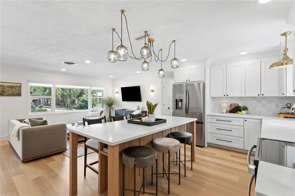 154 45th Avenue NE St Petersburg FL 33703