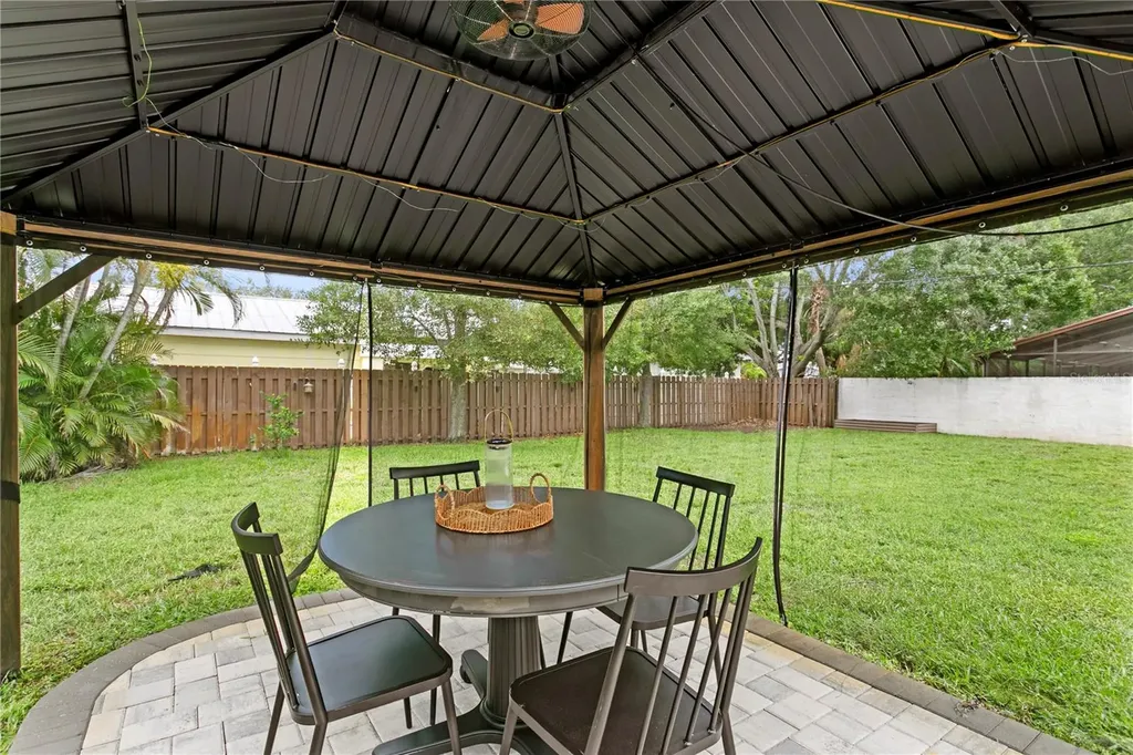 154 45th Avenue NE St Petersburg FL 33703