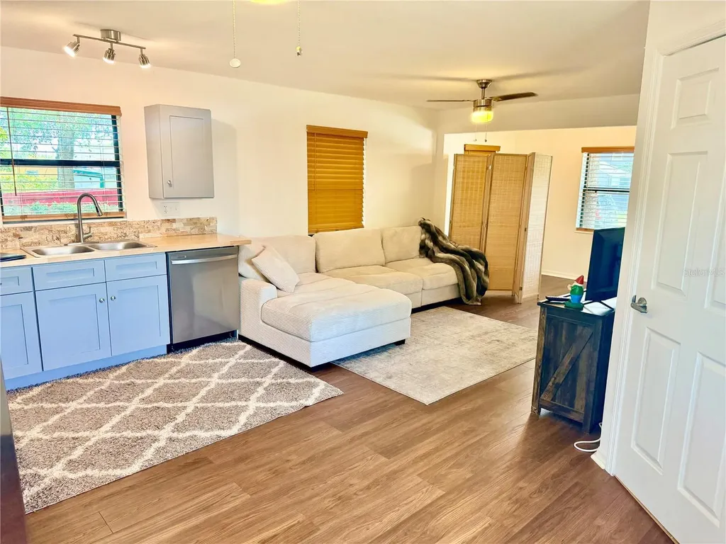 2852 59th Avenue N St Petersburg FL 33714