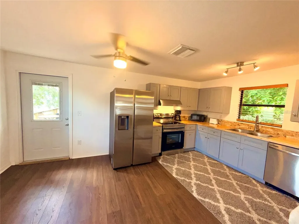 2852 59th Avenue N St Petersburg FL 33714