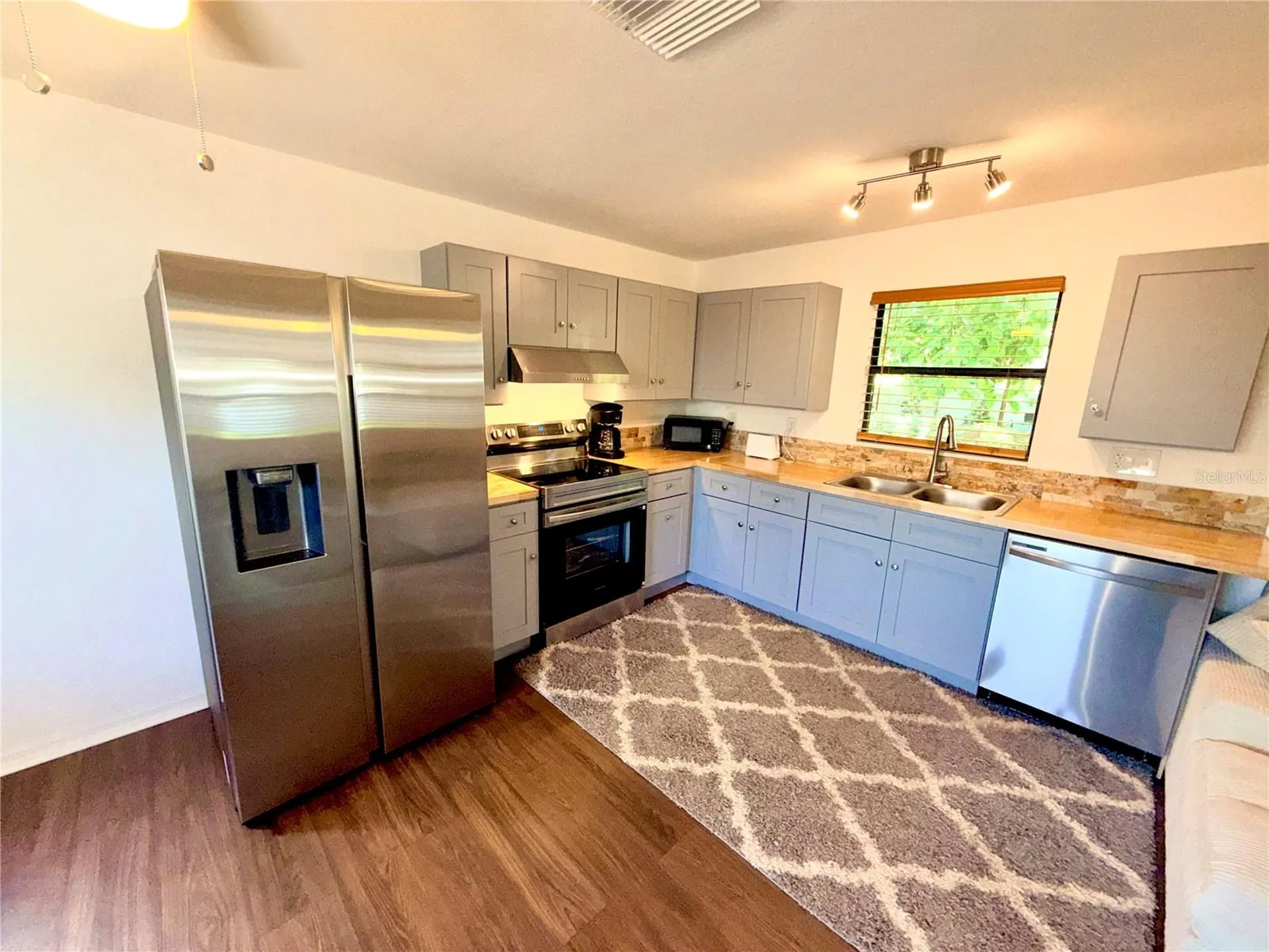 2852 59th Avenue N St Petersburg FL 33714