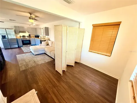 2852 59th Avenue N St Petersburg FL 33714