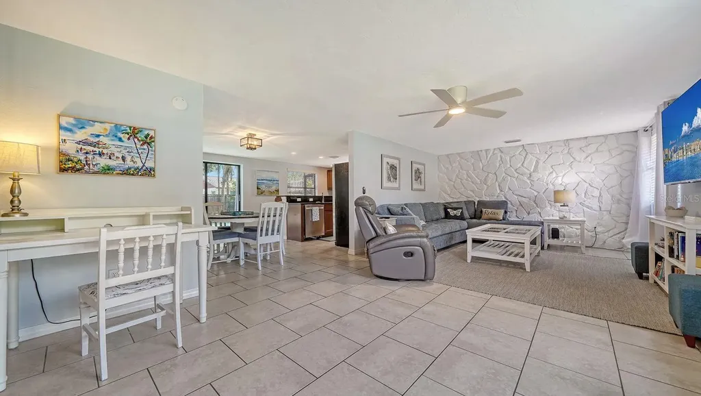 6061 Border Lane Sarasota FL 34231