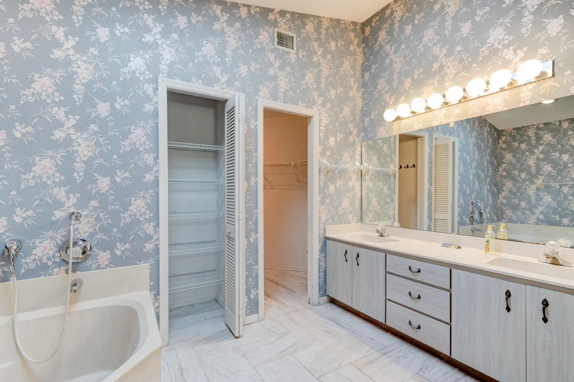 317 Glenbriar Circle Daytona Beach FL 32114