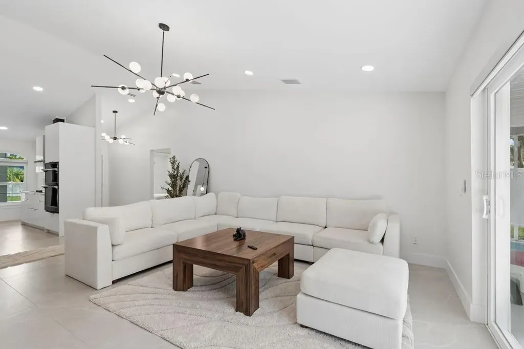 12041 68th Street Largo FL 33773