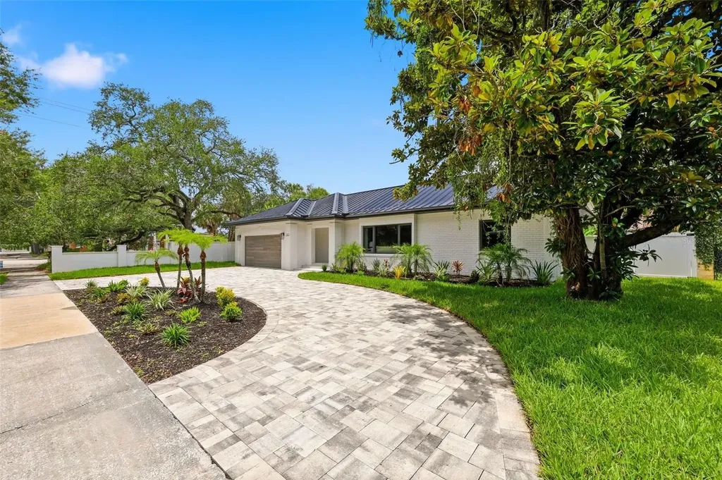 2823 W Morrison Avenue Tampa FL 33629