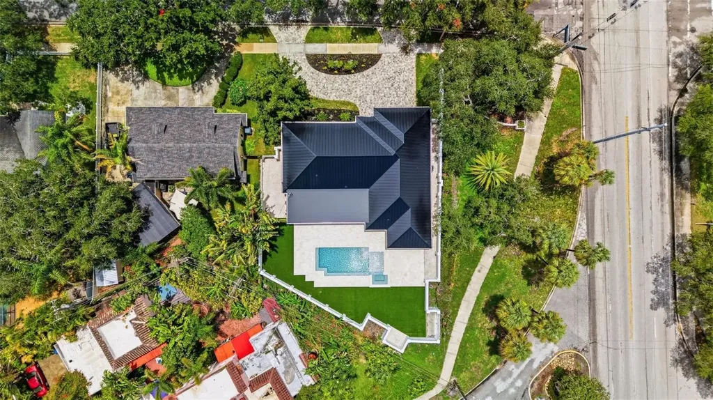 2823 W Morrison Avenue Tampa FL 33629
