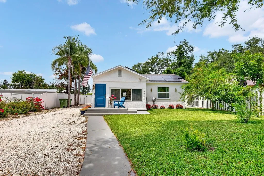 2009 1st Avenue E Bradenton FL 34208