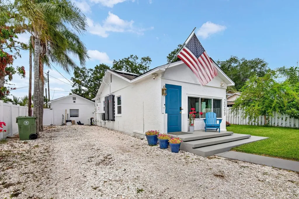 2009 1st Avenue E Bradenton FL 34208