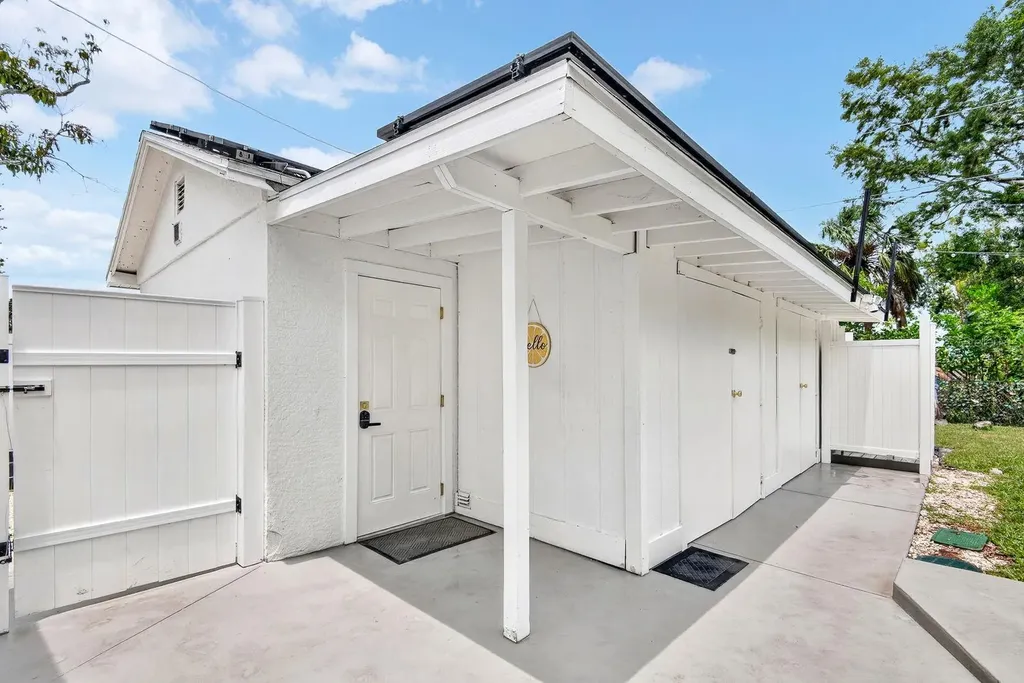2009 1st Avenue E Bradenton FL 34208