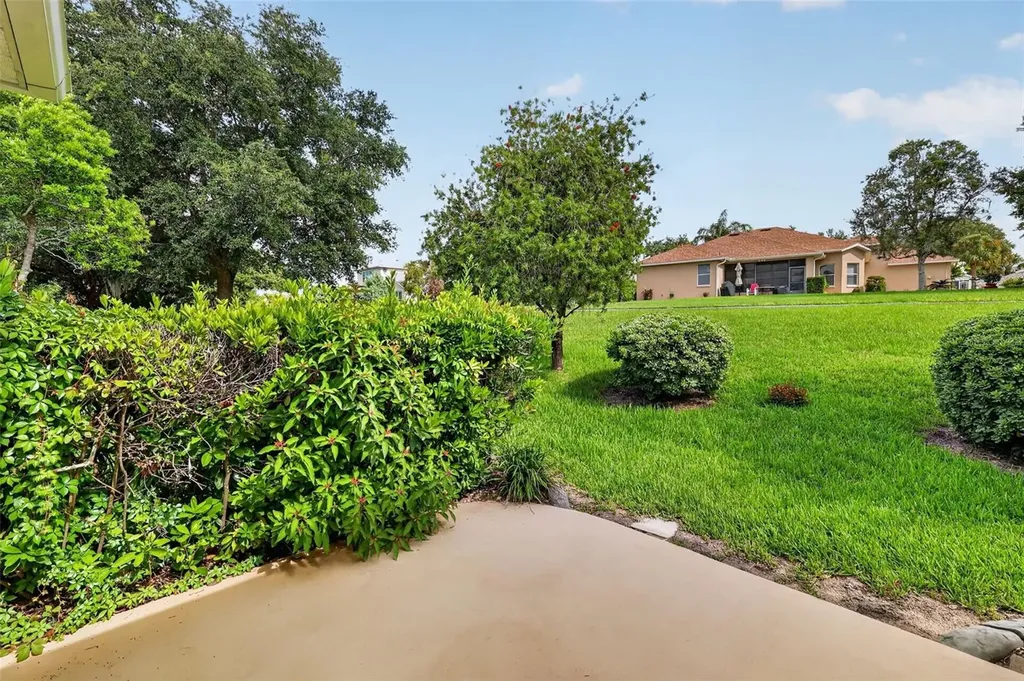 5809 Bounty Circle Tavares FL 32778