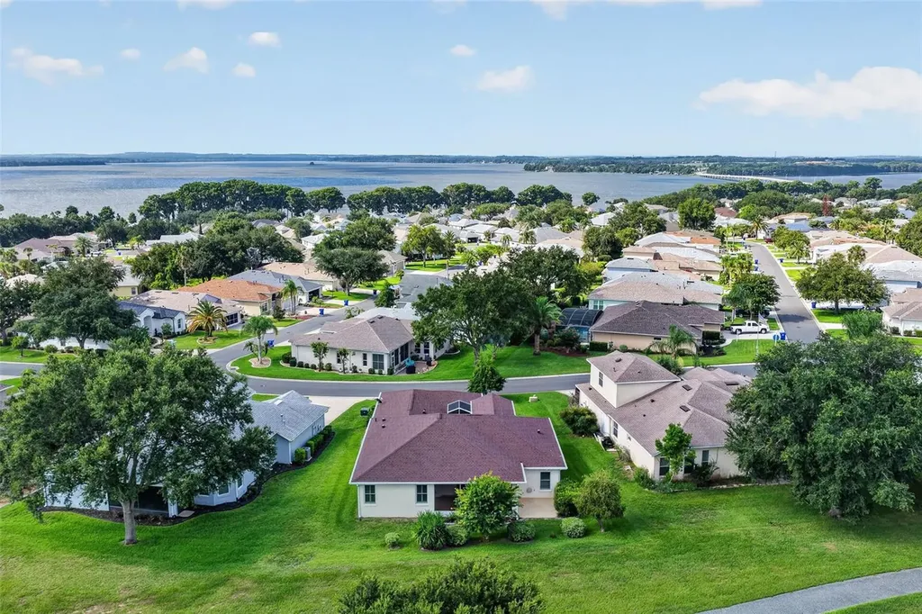 5809 Bounty Circle Tavares FL 32778