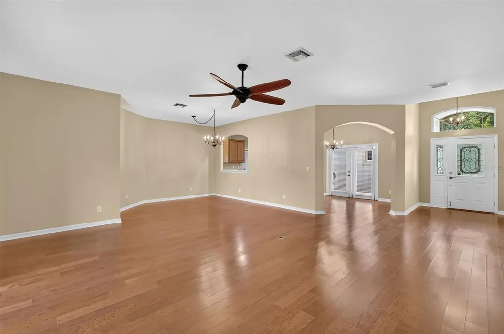 5809 Bounty Circle Tavares FL 32778