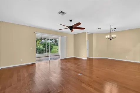 5809 Bounty Circle Tavares FL 32778