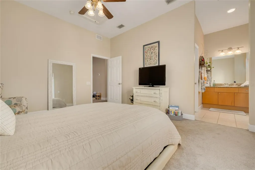 10015 6th Street N St Petersburg FL 33702