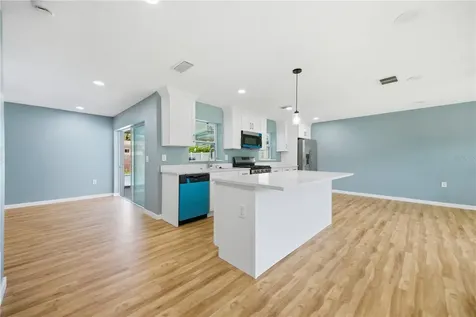 5920 Denver Street NE St Petersburg FL 33703