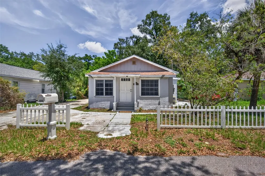 411 12th Avenue E Bradenton FL 34208