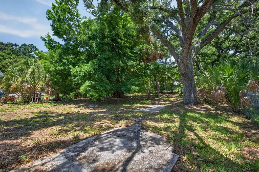 411 12th Avenue E Bradenton FL 34208