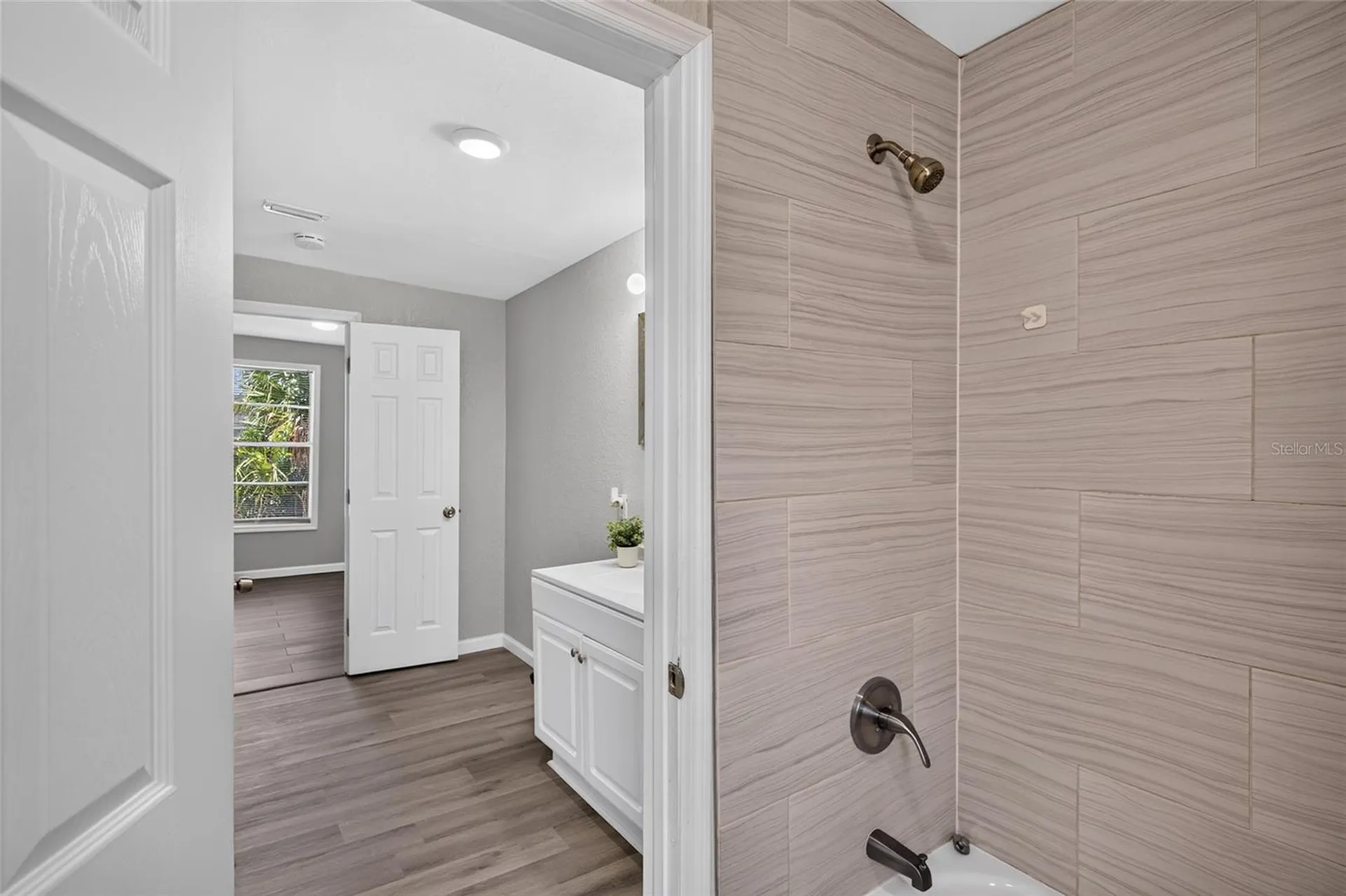 411 12th Avenue E Bradenton FL 34208