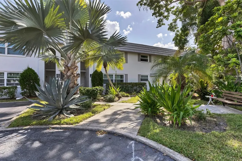 5800 Hollywood Boulevard Sarasota FL 34231