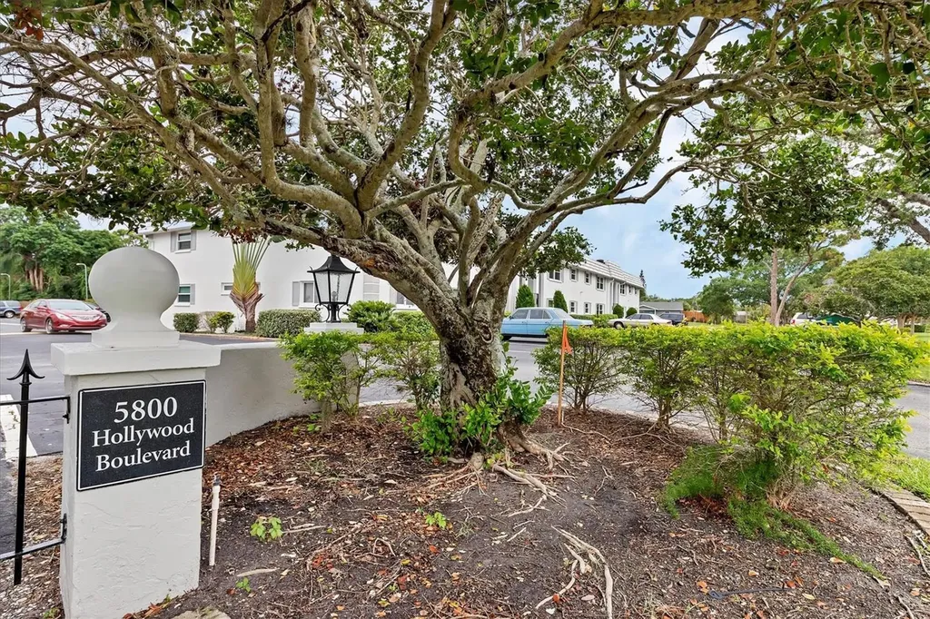 5800 Hollywood Boulevard Sarasota FL 34231