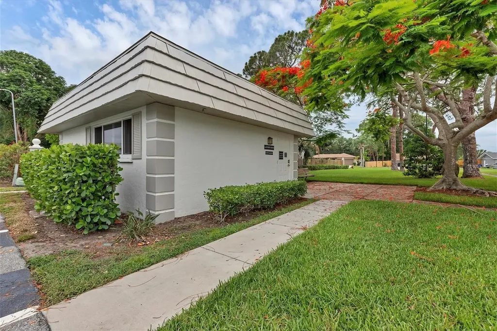 5800 Hollywood Boulevard Sarasota FL 34231