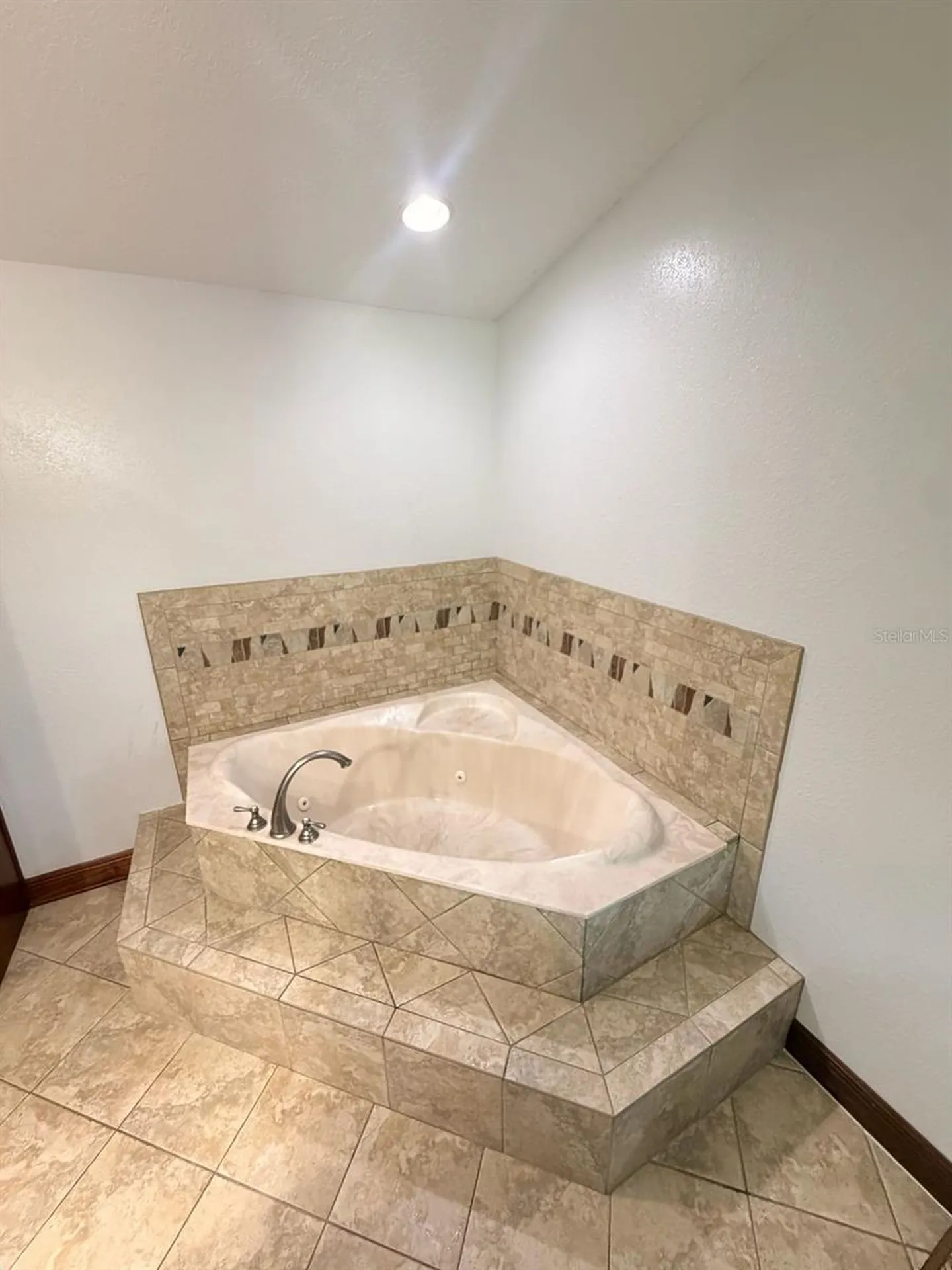 1150 Magnolia Drive Altamonte Springs FL 32714
