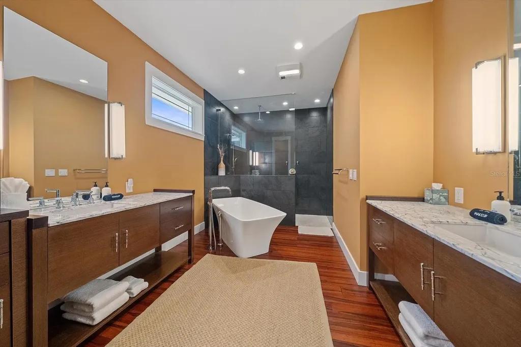 2395 Hyde Park Street Sarasota FL 34239