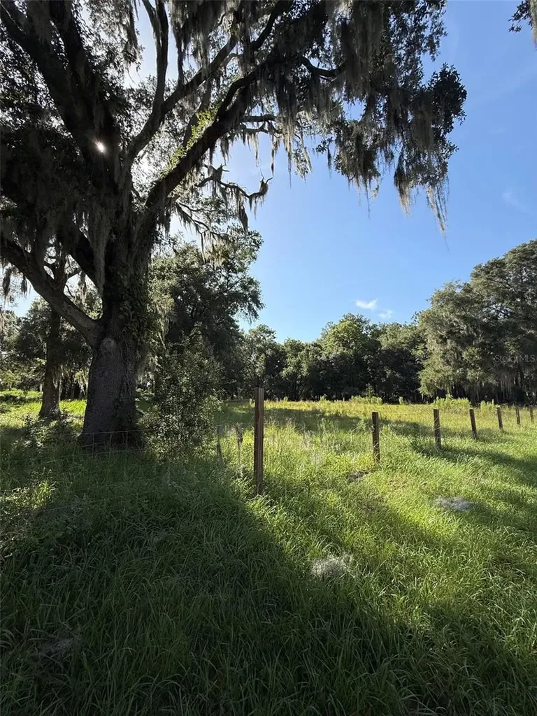 13726 SE 8 Court Ocala FL 34480