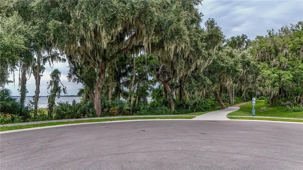 3625 Sublett Loop Tavares FL 32778