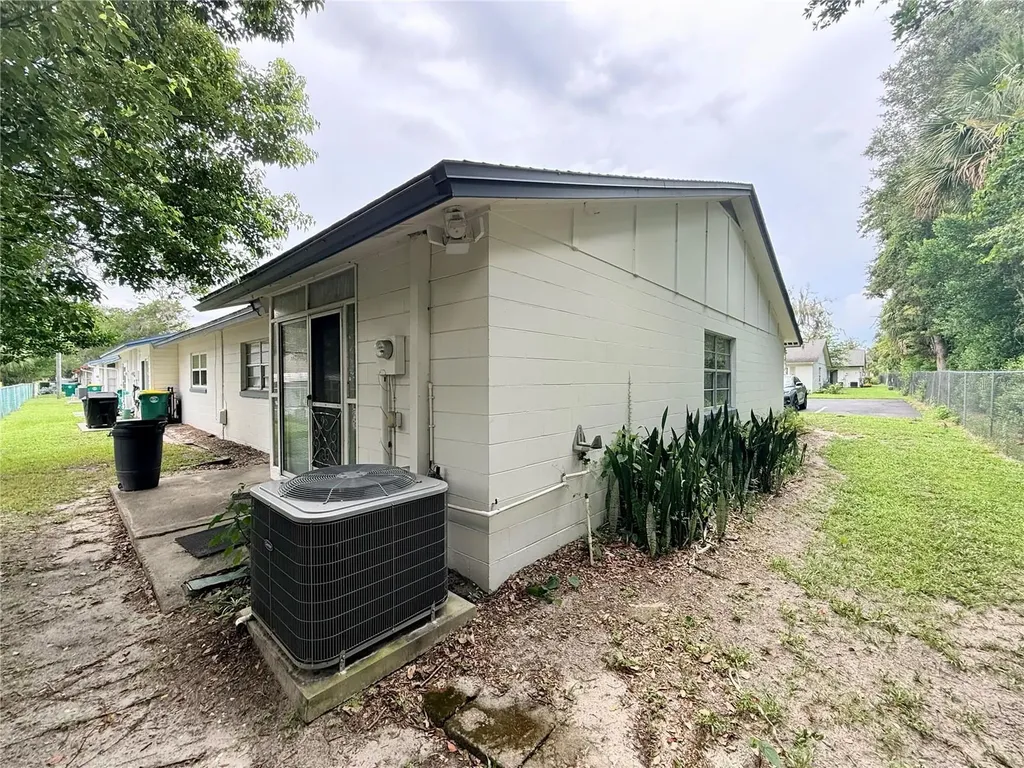 155 N Hill Avenue Deland FL 32724