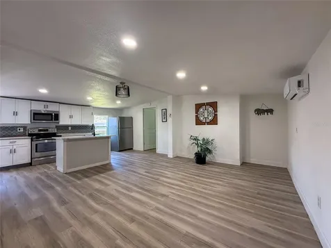 18920 3rd Avenue Orlando FL 32820