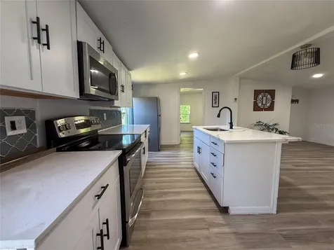 18920 3rd Avenue Orlando FL 32820