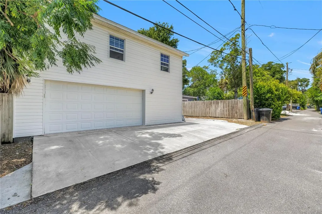 519 31st Avenue N St Petersburg FL 33704